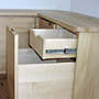 Schrank mit Auszug